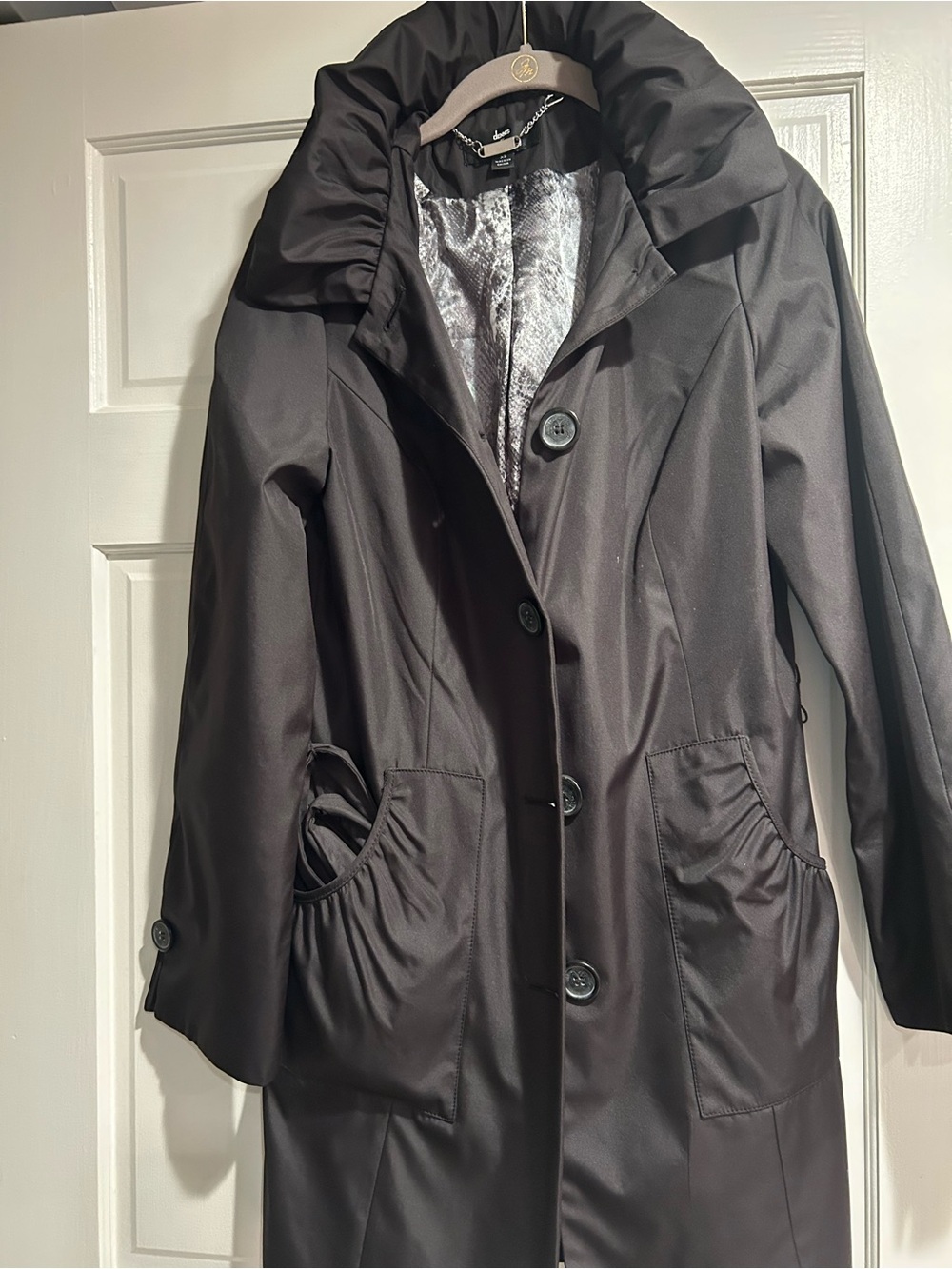 Black Women's Trench Coat with Ruffle Collar
